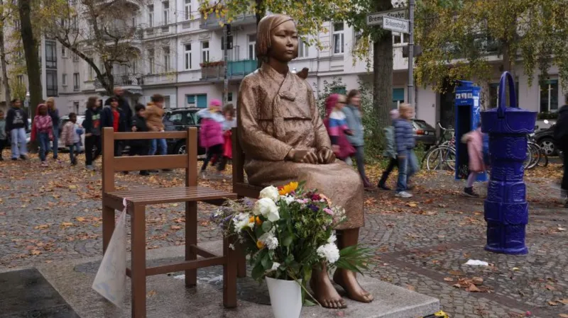 6b425d00 42d3 11f1 9cf2 2b2a184d3db3.jpg - NZ axes plan for WW2 sex slaves statue after Japan protest